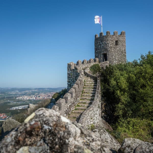 castle-keep-at-moorish-castle-sintra-portugal-2023-11-27-05-14-29-utc