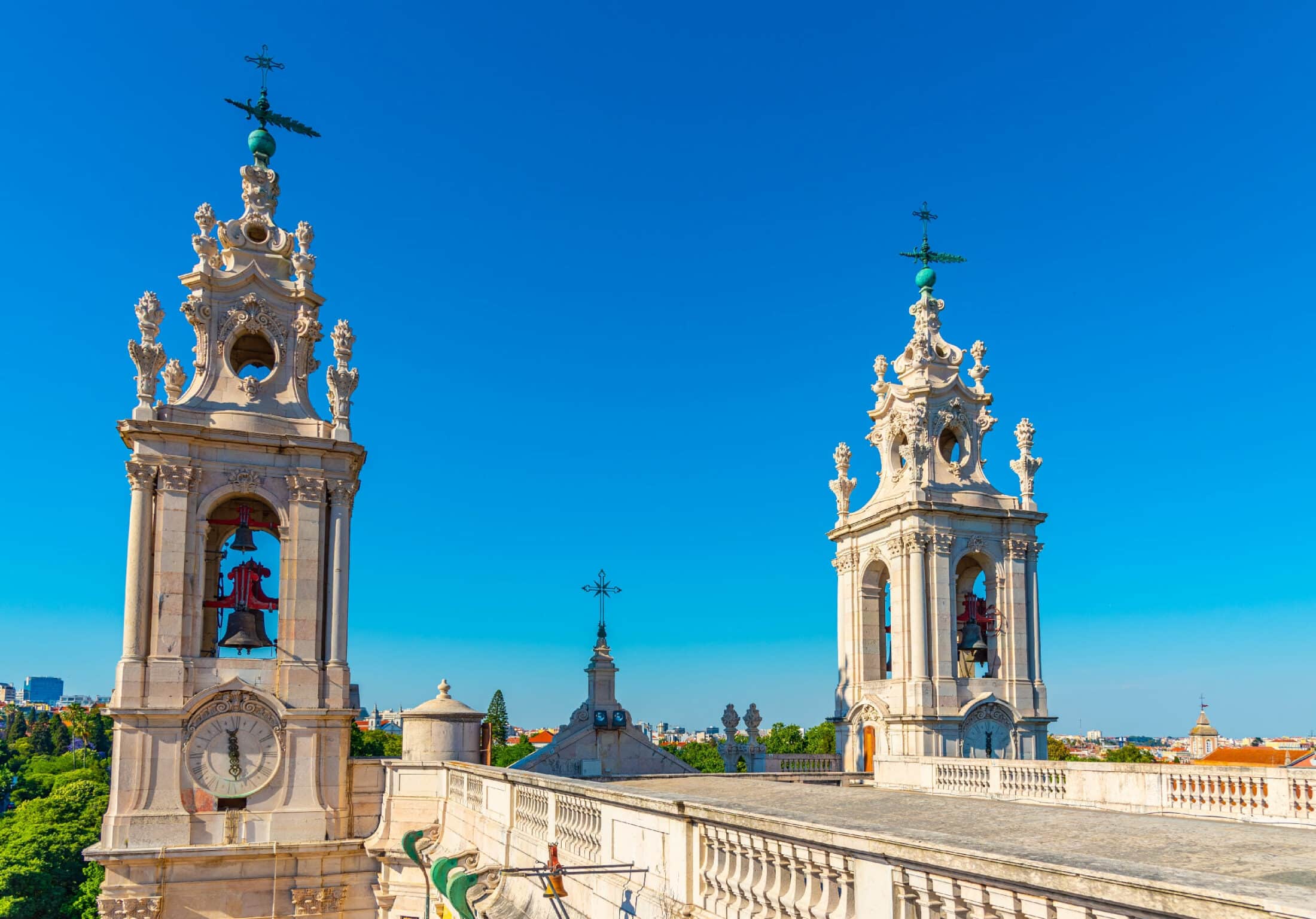 white-towers-of-basilica-da-estrela-in-lisbon-por-2026-01-09-14-28-10-utc (1)